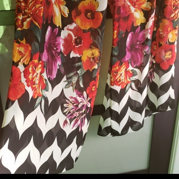 Chevron print floral pants - Picture 5 of 7